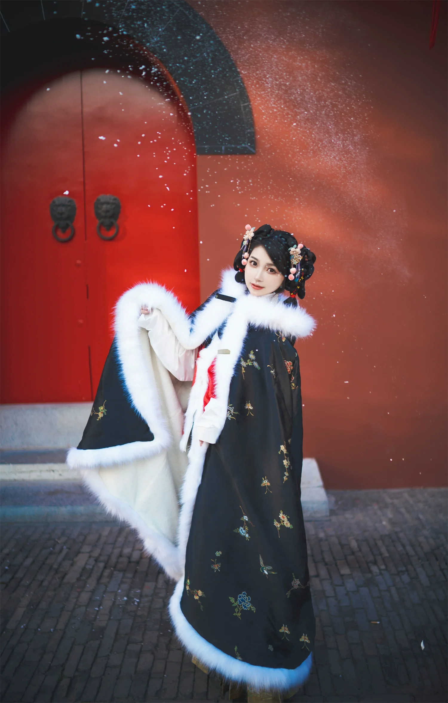 Hua Niao 花鸟 Flower & Phoenix Ming Dynasty Winter Brocade Doupeng Cloak - Image 2