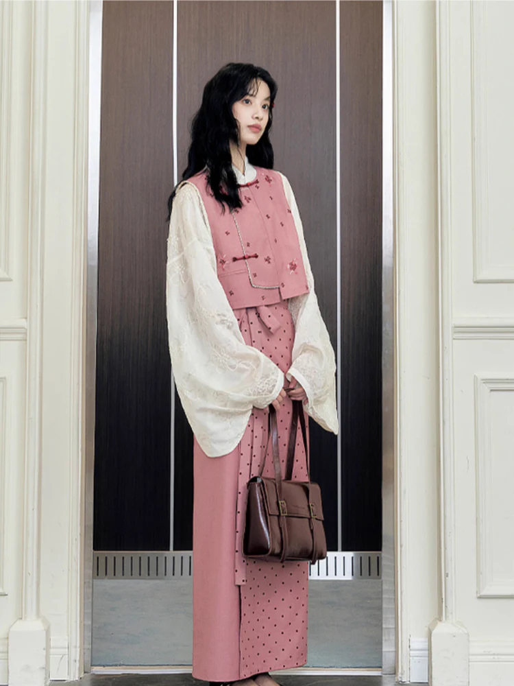 Hua Shuying 花疏影 Scattered Flowers Modern Wei Ming Jiaoling Ru Top & Mini Mamian Skirt Set - Image 8