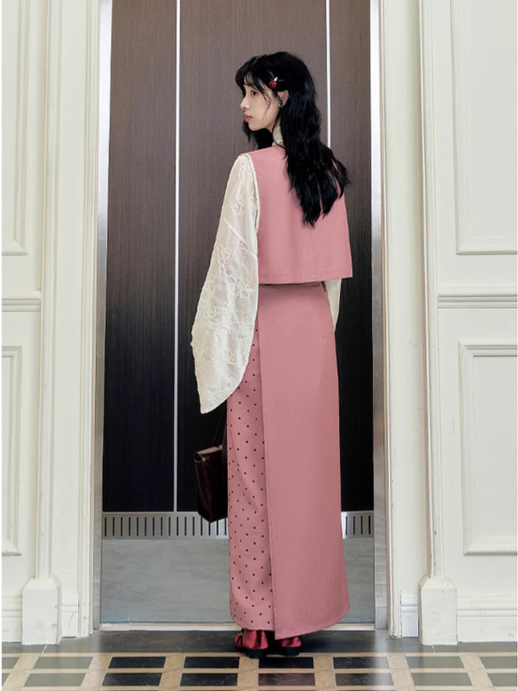 Hua Shuying 花疏影 Scattered Flowers Modern Wei Ming Jiaoling Ru Top & Mini Mamian Skirt Set - Image 9