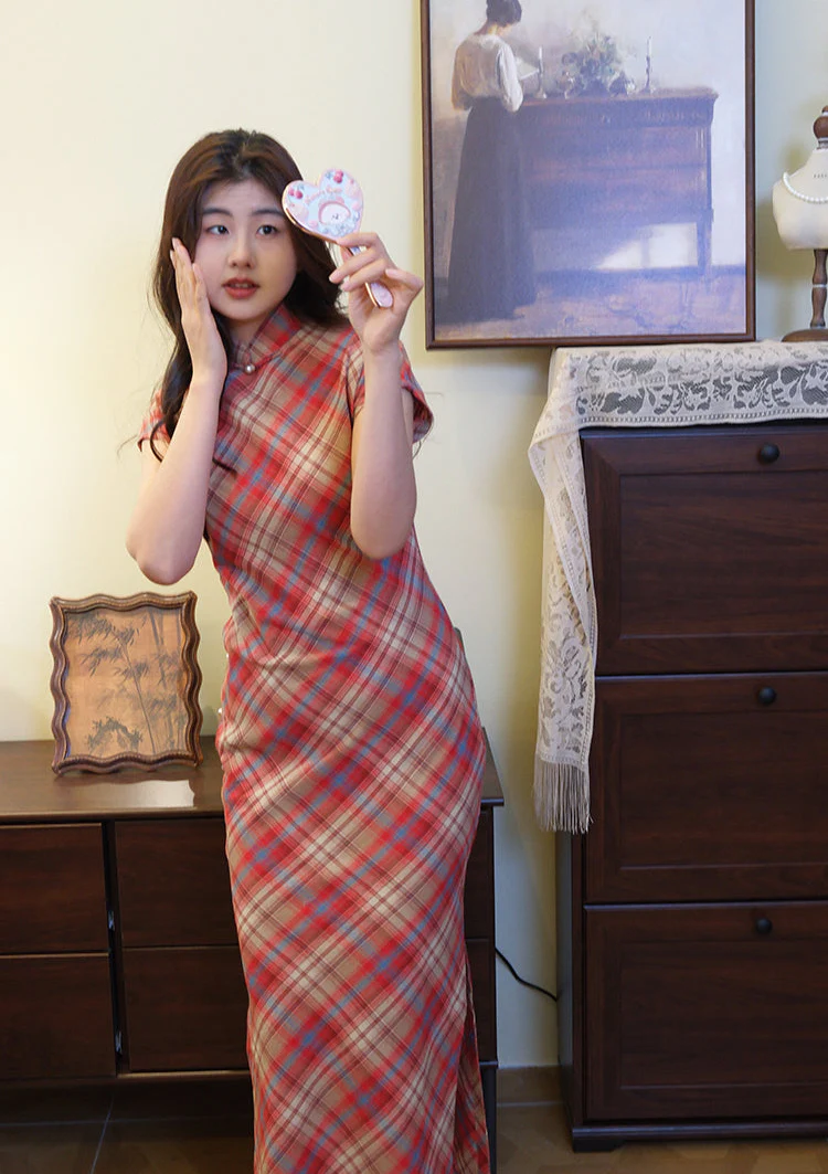 Huan Youji 环游记 Traveller Republic of China Plaid Pure Cotton Short Sleeve Qipao - Image 9