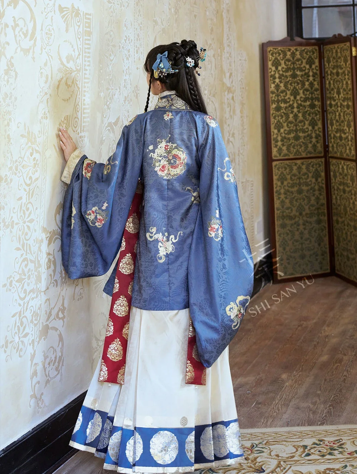 Huangjia Huizhang 皇家徽章 Royal Emblem Ming Dynasty Jiaoling Ao Mamian Set - Image 5
