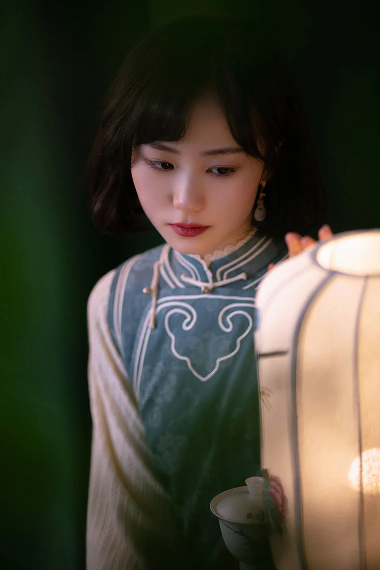 Hui Yin 徽因 1920s Restoration Faux Two-Piece Padded Winter Knit Long Sleeve Qipao - Image 2