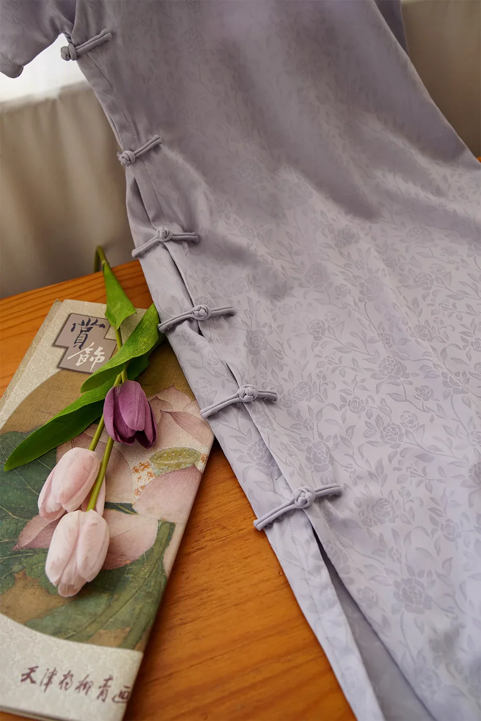 Hui Zi 灰紫 Dusty Lilac 1930s Daily Satin Qipao - Image 4