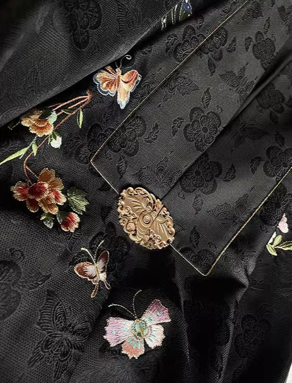 Bai Die 百蝶 Hundred Butterflies Late Ming Dynasty Embroidered Pifeng Jacket - Image 14