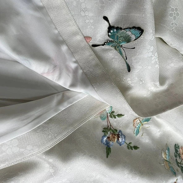 Bai Die 百蝶 Hundred Butterflies Late Ming Dynasty Embroidered Pifeng Jacket - Image 17