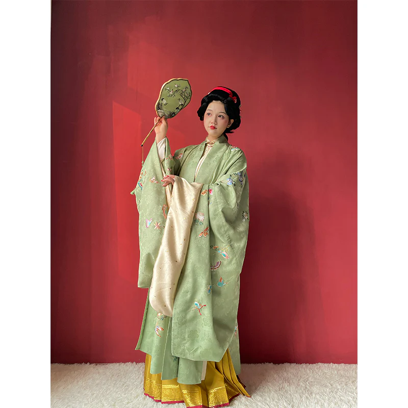 Bai Die 百蝶 Hundred Butterflies Late Ming Dynasty Embroidered Pifeng Jacket - Image 3