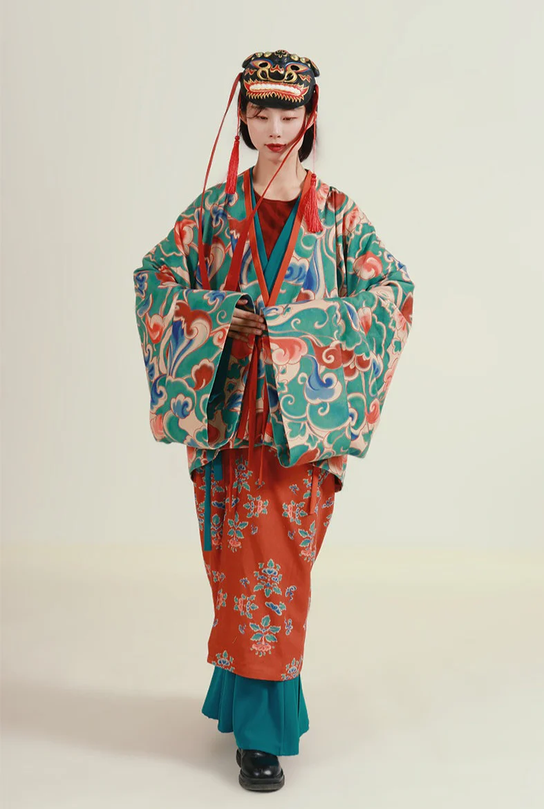 Ji Xiang 吉祥 Auspicious Modernized WeiJin Cotton Danyi Robe & Ruqun Set - Image 11