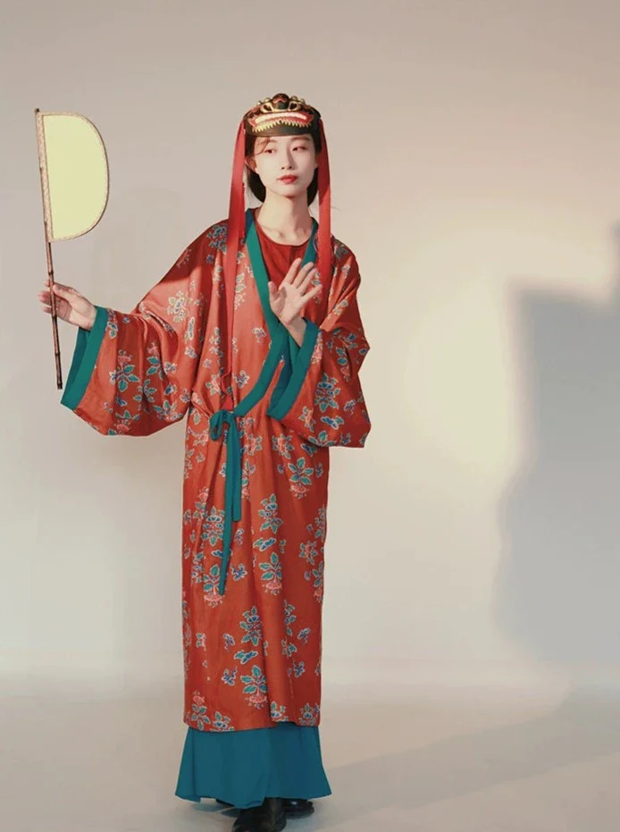 Ji Xiang 吉祥 Auspicious Modernized WeiJin Cotton Danyi Robe & Ruqun Set - Image 8