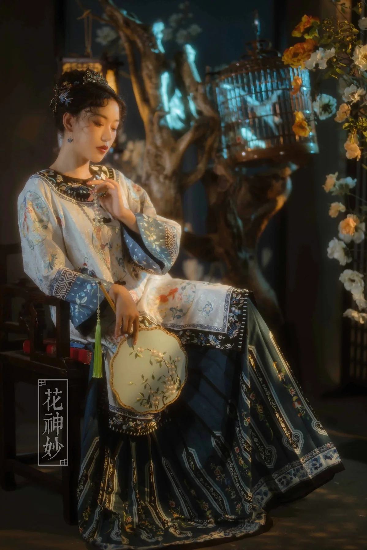 Jian Tou 箭头 Arrowhead Qing Dynasty Han Woman's Baizhequn Hundred Pleat Skirt - Image 4