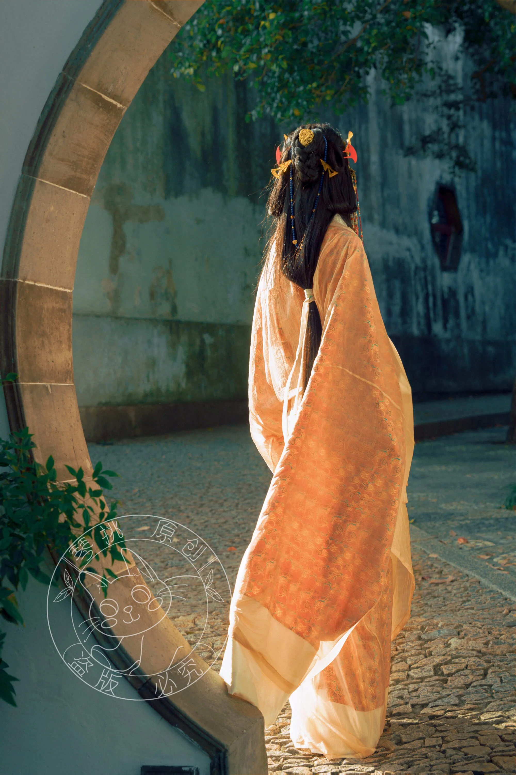 Jiangmen 江门 Han Dynasty Mawang Tomb Restoration Quju Curved Hem Robe Set - Image 8