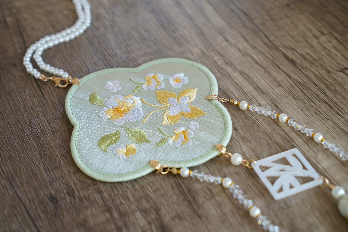 Jiangnan Lü 江南绿 Lily of the Valley Jinbu Skirt Waist Charm - Image 4