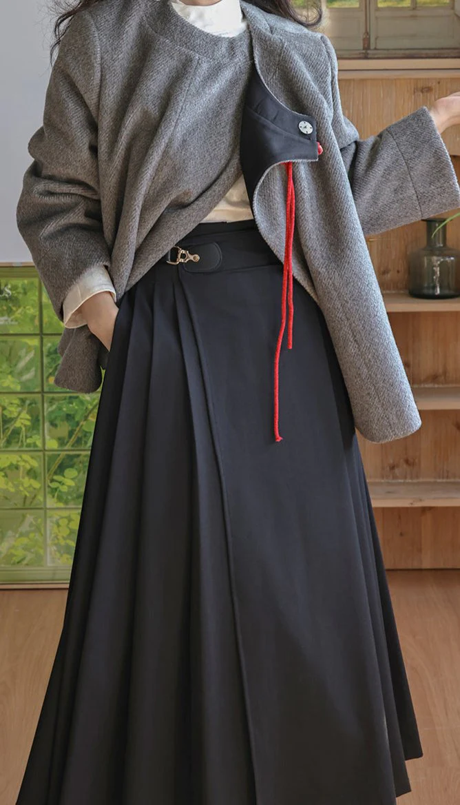Jie 结 Knot Modernized Tang Yuanlingpao Coat & Midi Mamian Set - Image 21