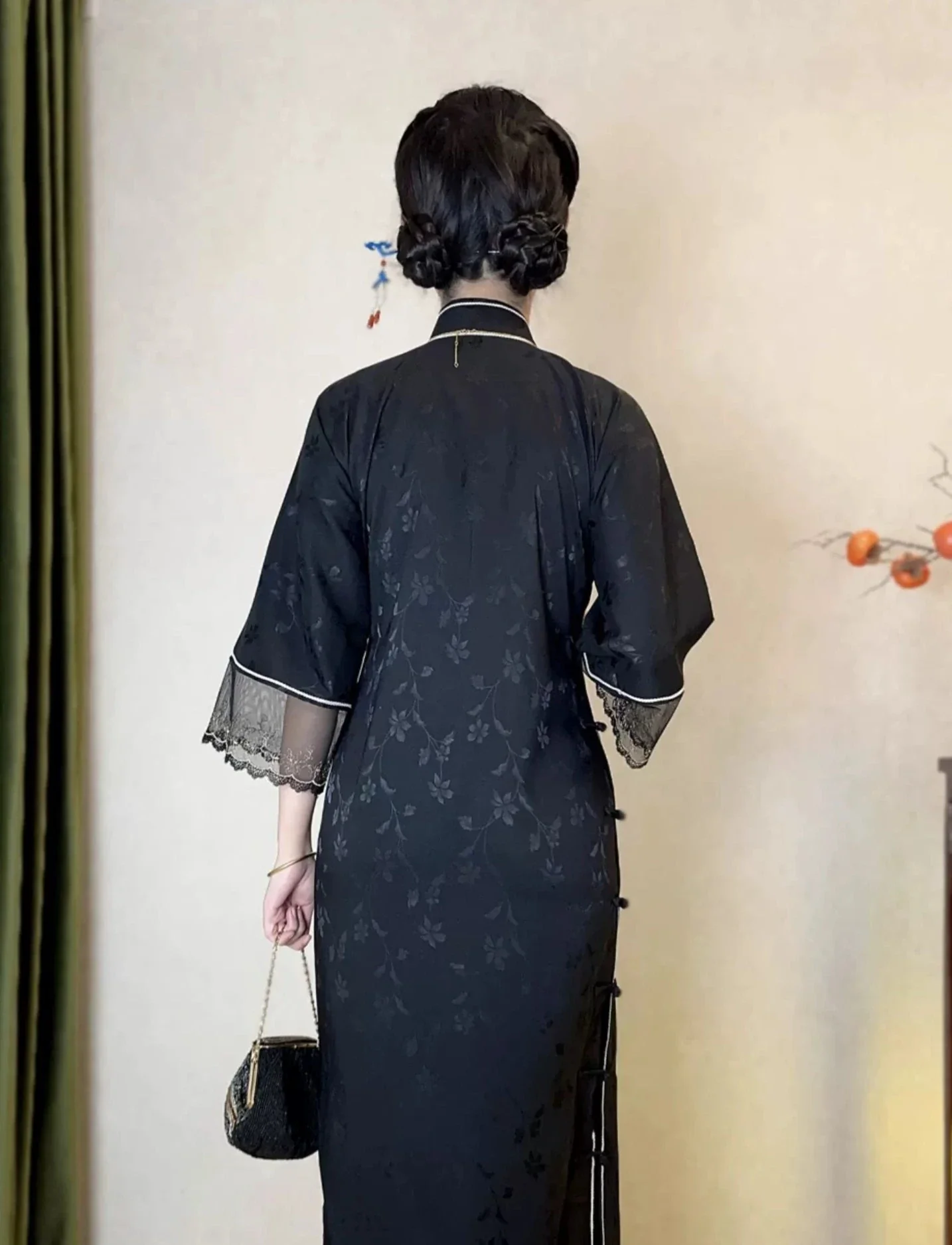 Jie Geng 桔梗 Wildflower 1920s Black Lace Satin Qipao - Image 3