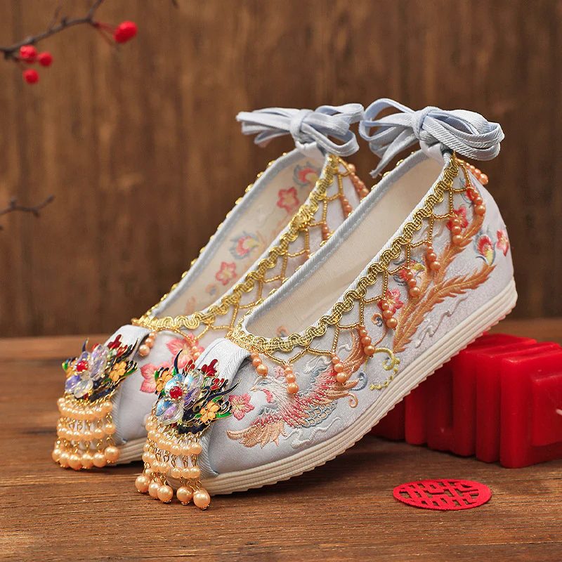 Jin Fenghuang 金凤凰 Golden Phoenix Song Ming Embroidered Cloud Head Shoes - Image 2