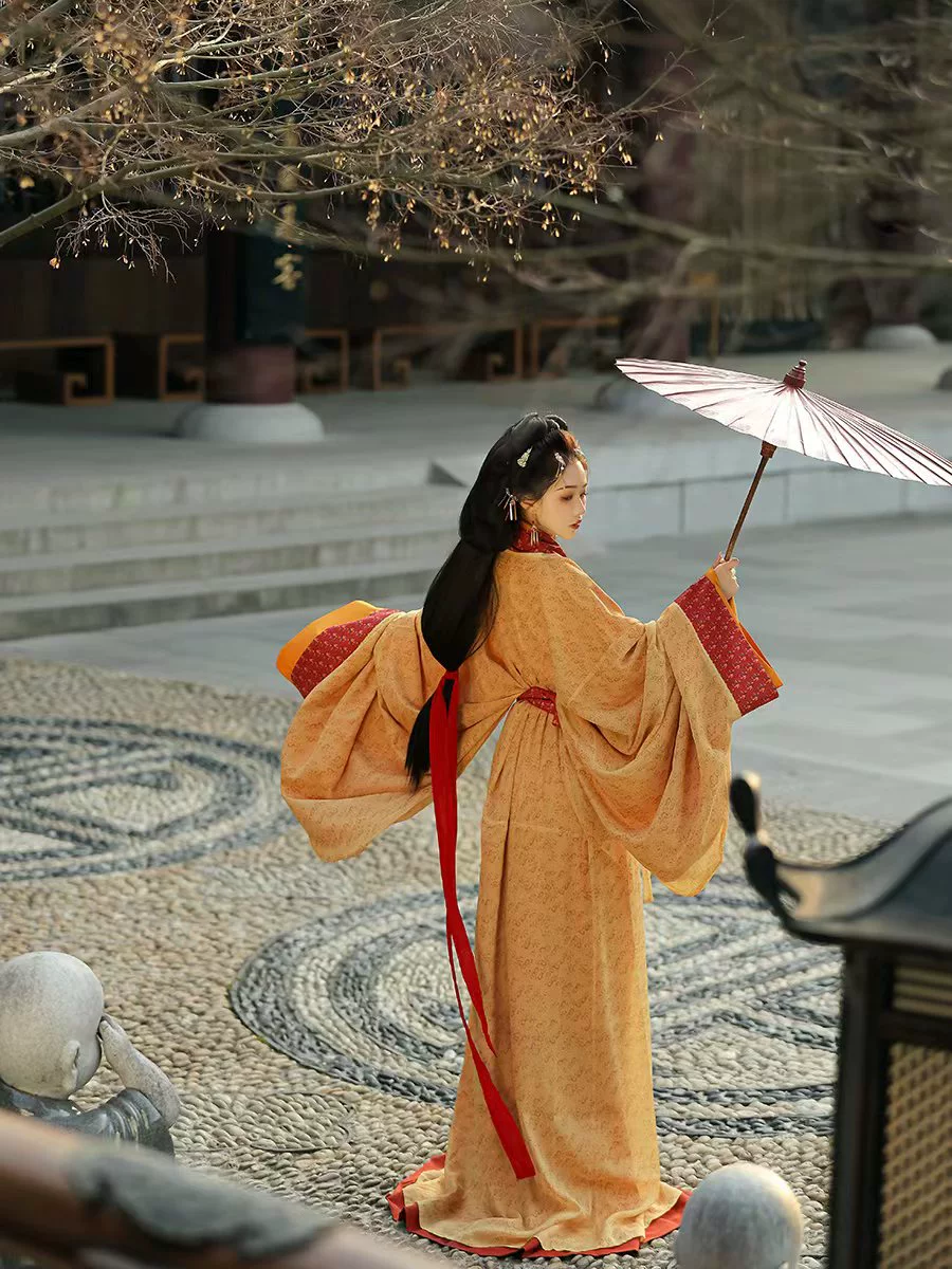Jing Hong 惊鸿 A Glimpse of the Warring States Zhiju Straight Hem Robe - Image 2