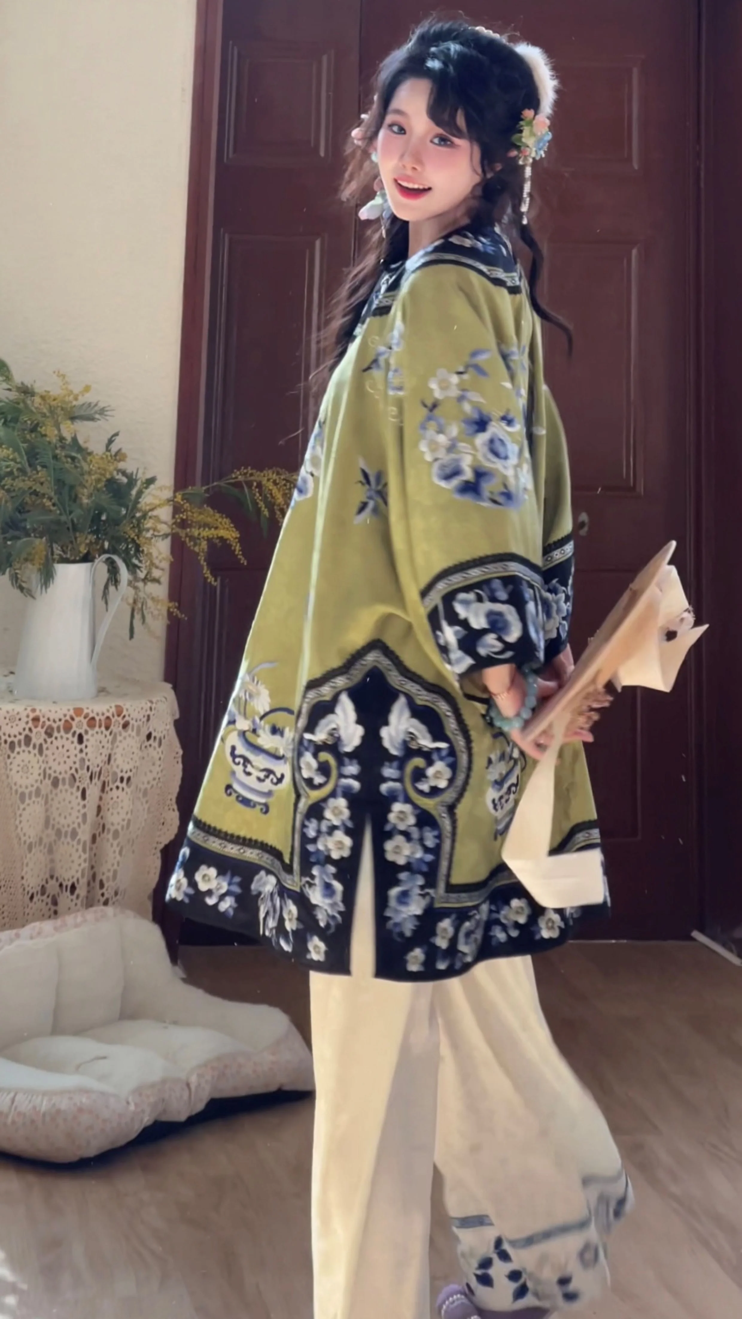 Jing Wen 静雯 Qing Dynasty Han Woman's Cloud Collar Embroidered Porcelain Top & Mamian Set - Image 20
