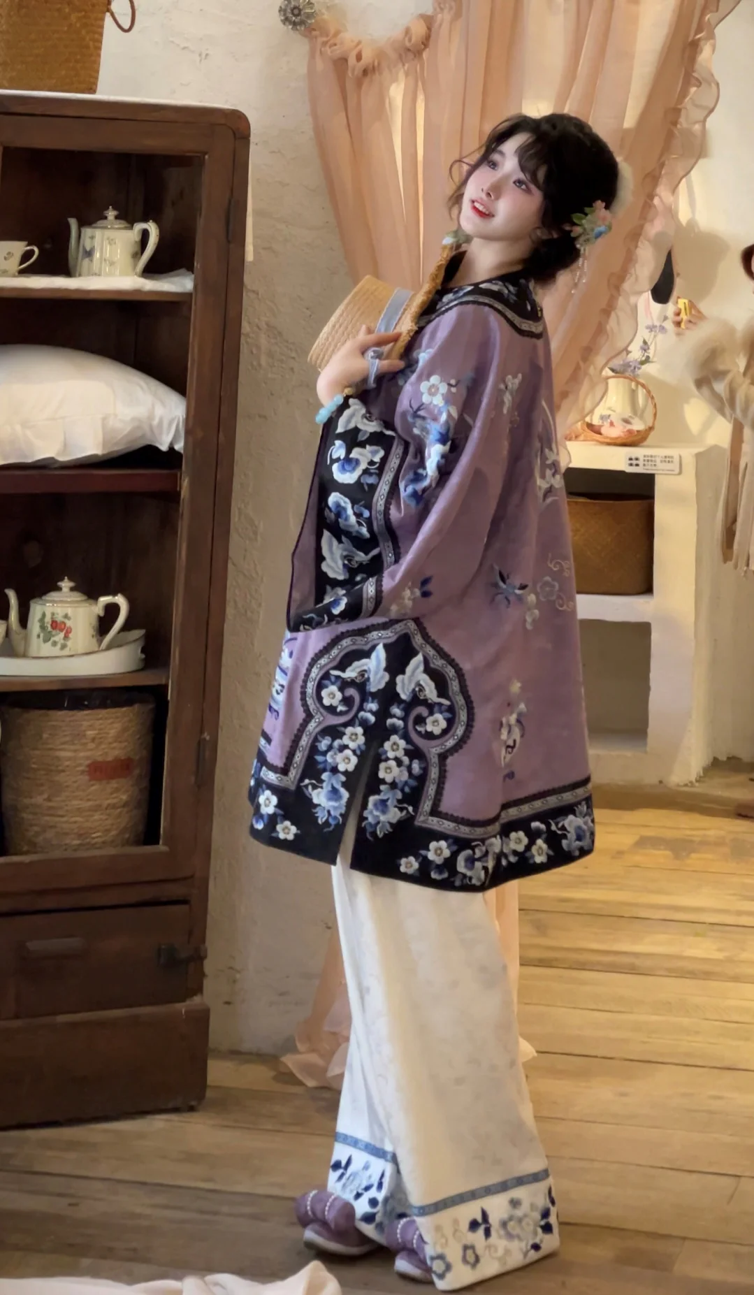 Jing Wen 静雯 Qing Dynasty Han Woman's Cloud Collar Embroidered Porcelain Top & Mamian Set - Image 25