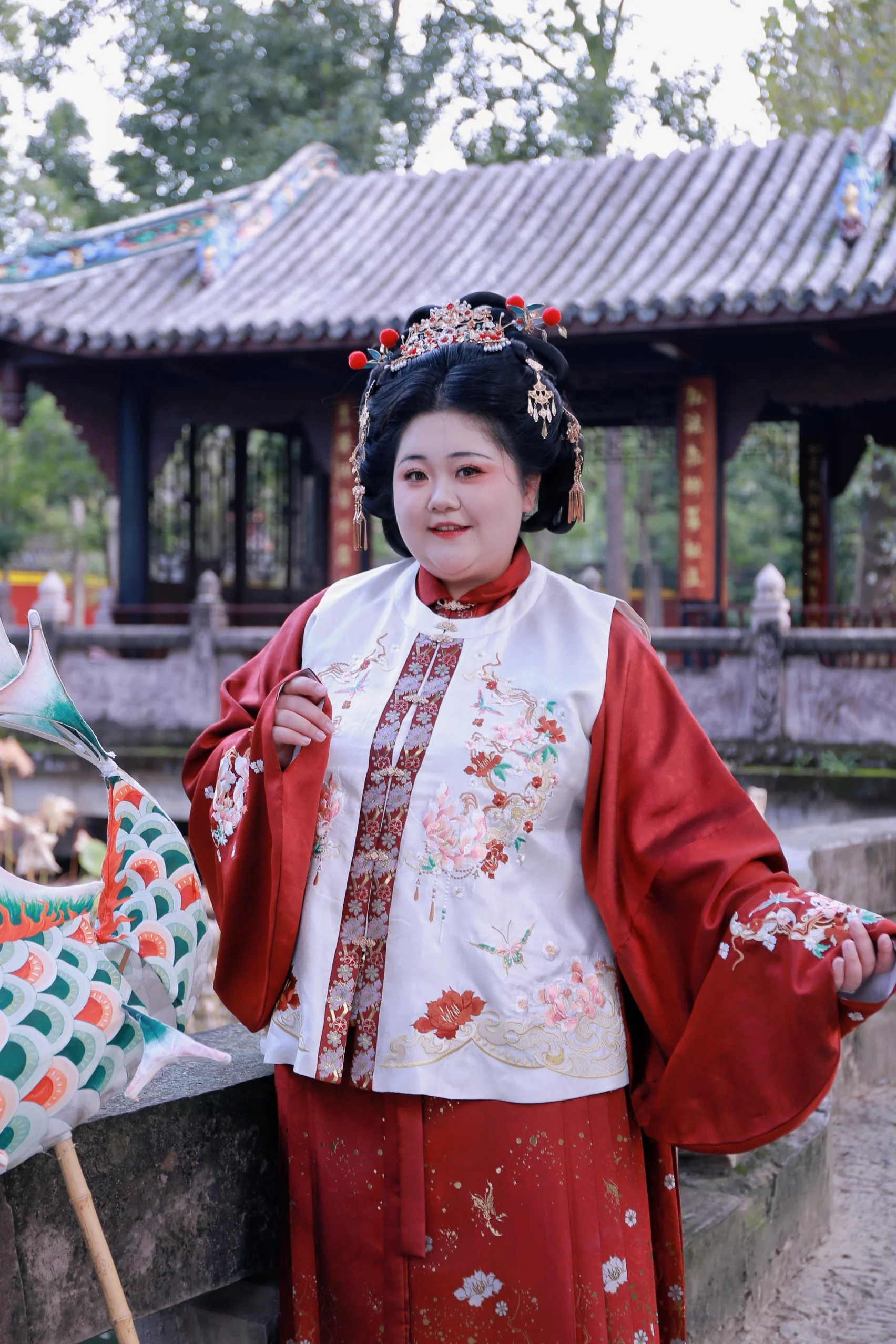 Jing Xia 锦霞 Brocade Sunset Plus Size Ming Dynasty Bijia Vest & Mamian Skirt Set - Image 7