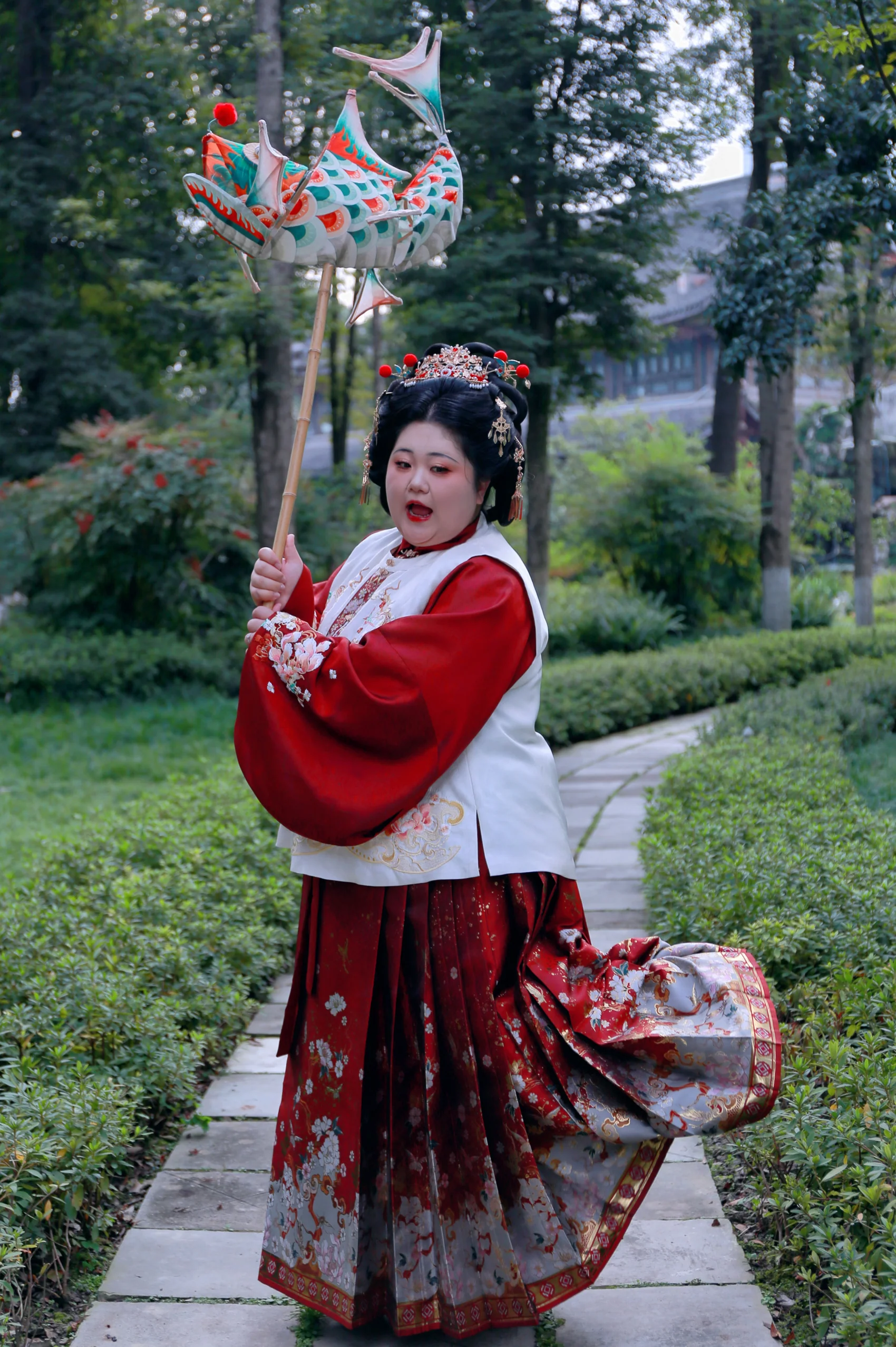 Jing Xia 锦霞 Brocade Sunset Plus Size Ming Dynasty Bijia Vest & Mamian Skirt Set - Image 9