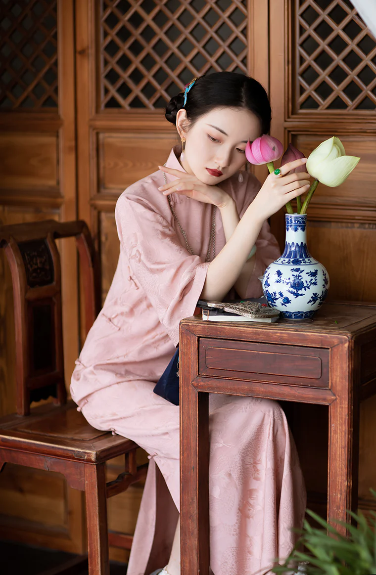 Jinghua Yao 镜花瑶 Mirrored Flower 1920s Calla Lily Jacquard Bell Sleeve Qipao - Image 8