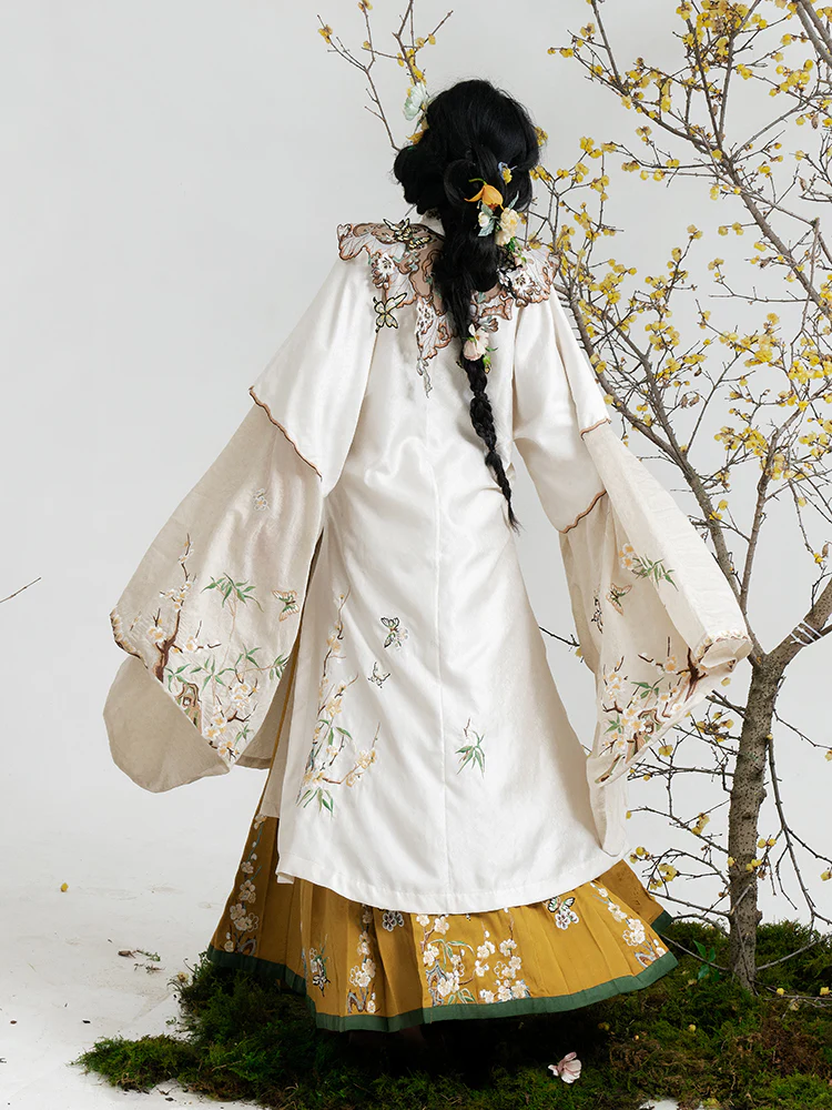 Jiu Cha 旧茶 Aged Tea Fairy Ming Dynasty Custom Yunjian Cloud Collar Long Top & Mamian Skirt Set - Image 3