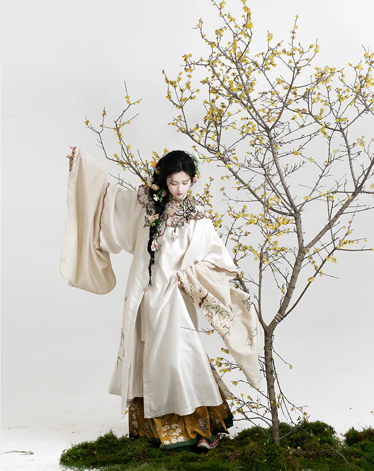 Jiu Cha 旧茶 Aged Tea Fairy Ming Dynasty Custom Yunjian Cloud Collar Long Top & Mamian Skirt Set - Image 6
