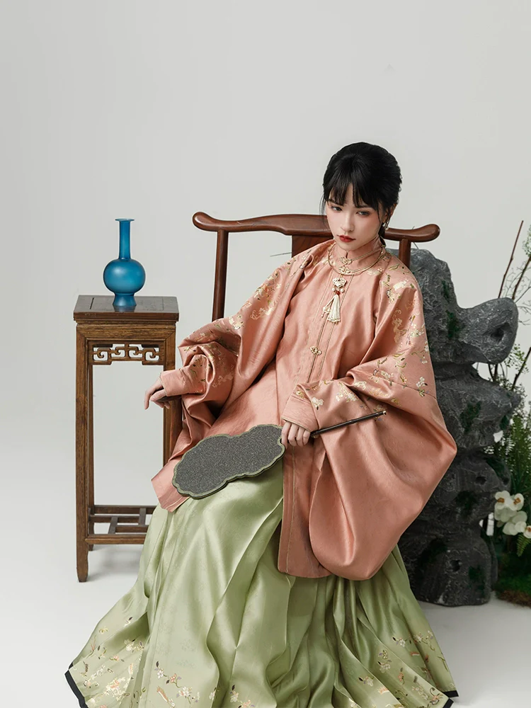 Ju Fen 橘粉 Orange Powder Ming Dynasty Liling Duijin Standing Collar Top & Mamian Aoqun Set - Image 3