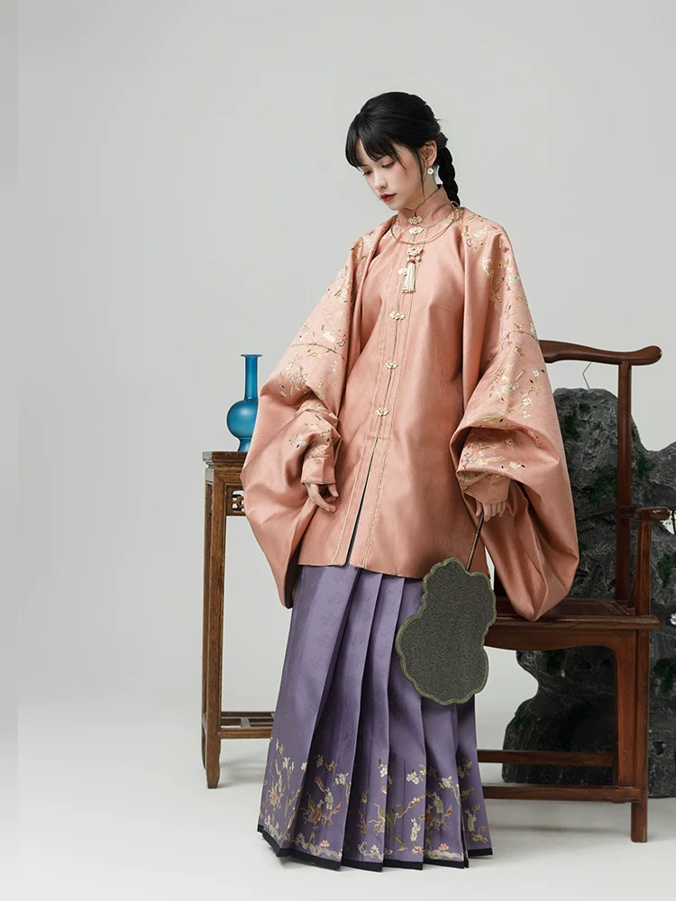 Ju Fen 橘粉 Orange Powder Ming Dynasty Liling Duijin Standing Collar Top & Mamian Aoqun Set - Image 4