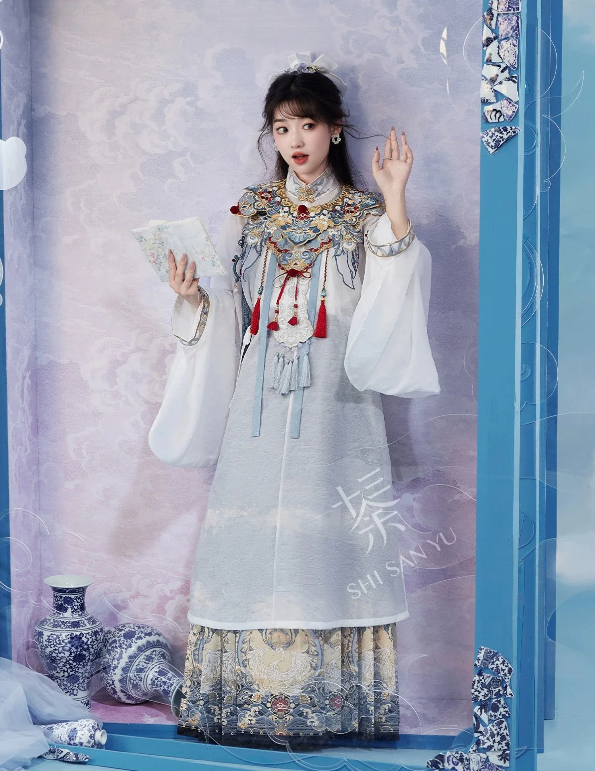 Junxin Lingyun 君心凌云 Reaching Clouds Modernized Ming Dynasty Cloud Collar Set - Image 7