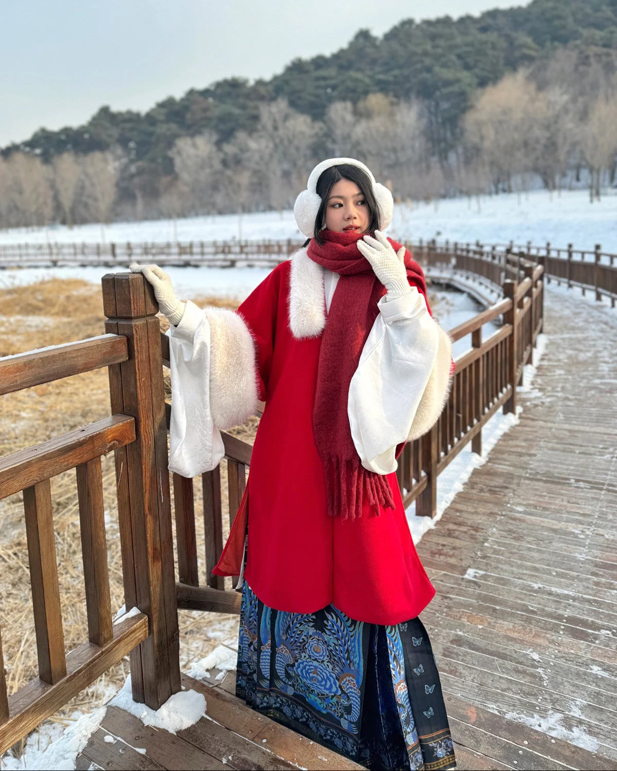 Li Luo 梨落 Pear Blossom Ming Dynasty Plus Size Pifeng Faux Fur Coat & Changshan Long Top Set - Image 13