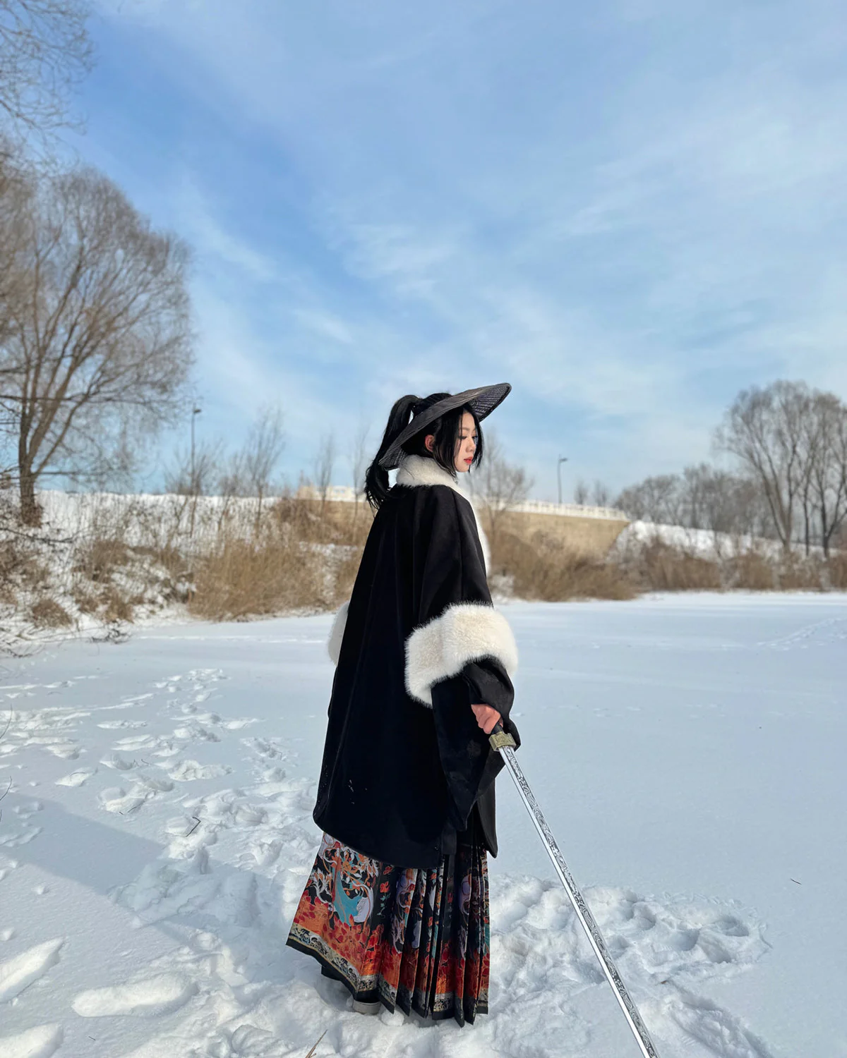 Li Luo 梨落 Pear Blossom Ming Dynasty Plus Size Pifeng Faux Fur Coat & Changshan Long Top Set - Image 5