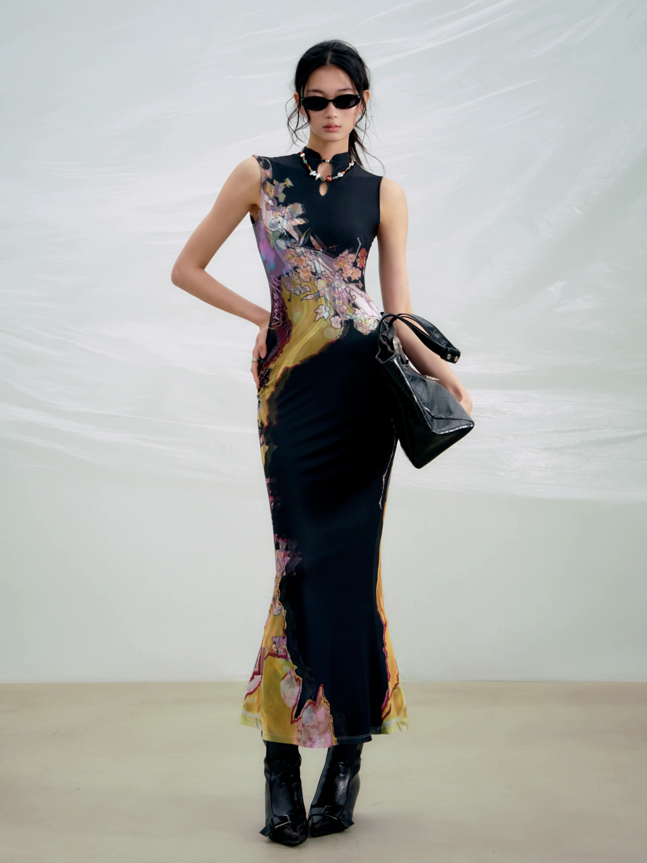 Li Meng 李梦 Plum Dream New Chinese Style Tricolor Print Sleeveless Qipao - Image 2