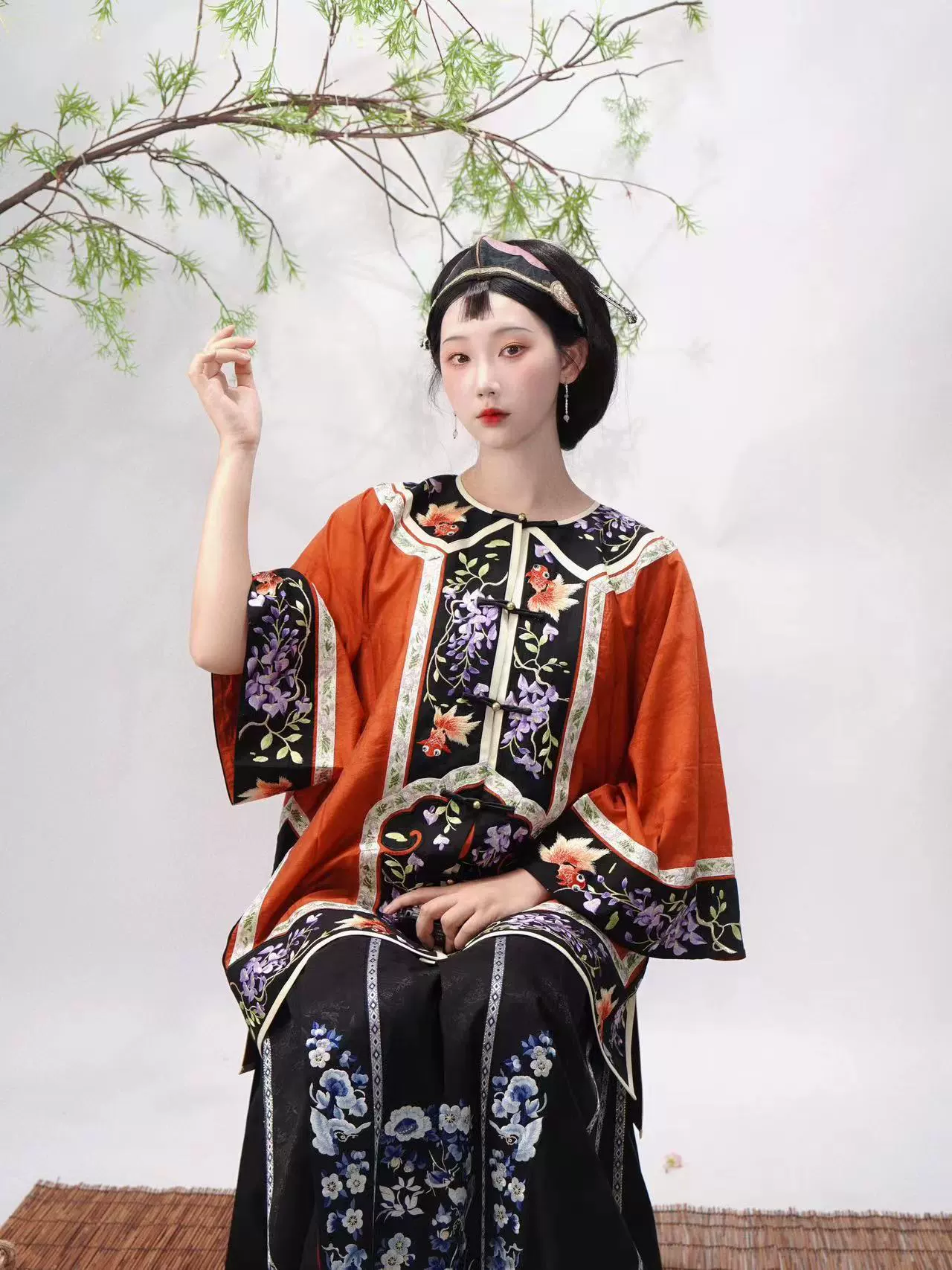 Lian Yi 涟漪 Pond Ripples Qing Dynasty Han Woman's Embroidered Goldfish Round Collar Magua & Pants - Image 10