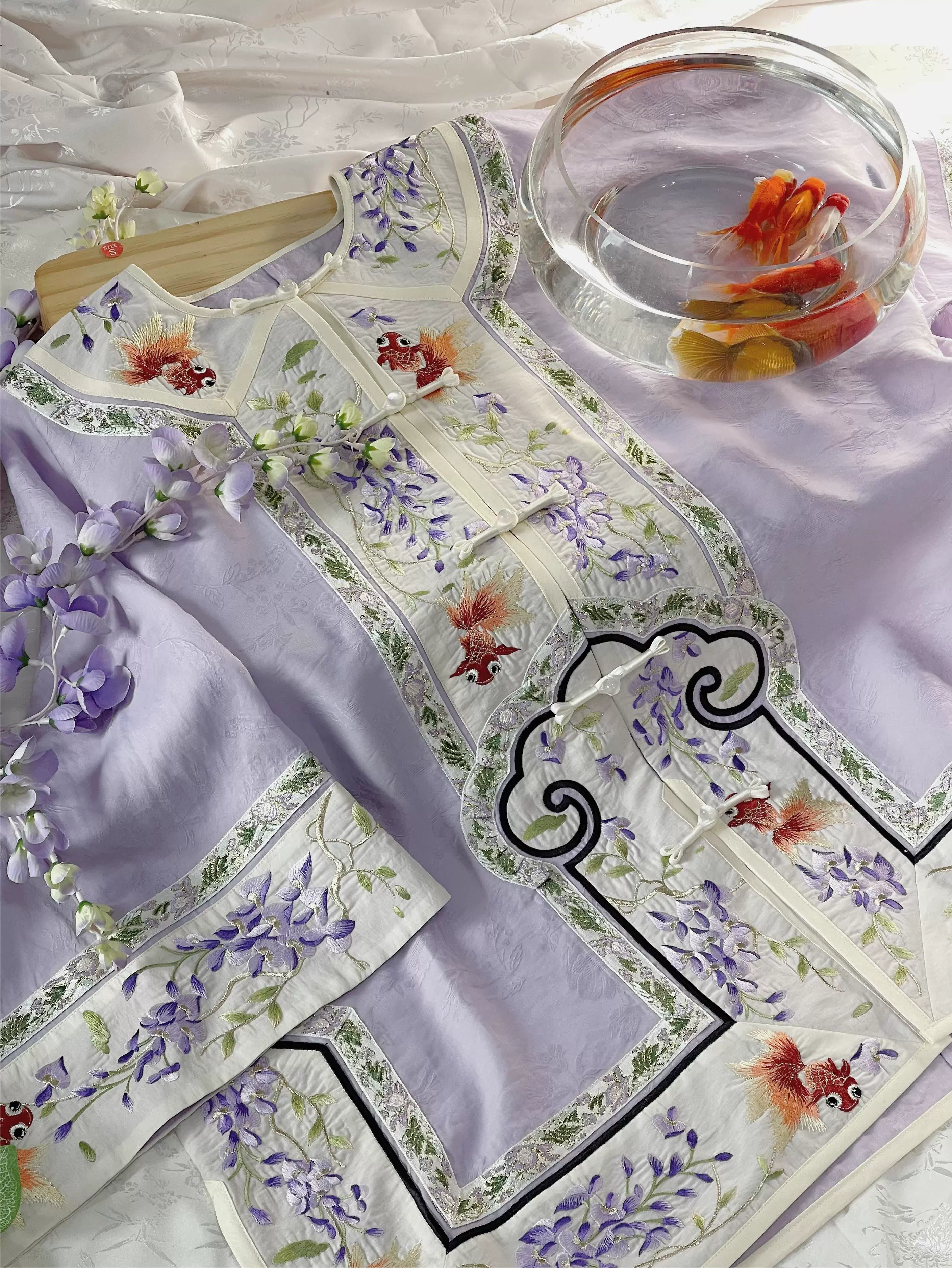 Lian Yi 涟漪 Pond Ripples Qing Dynasty Han Woman's Embroidered Goldfish Round Collar Magua & Pants - Image 8