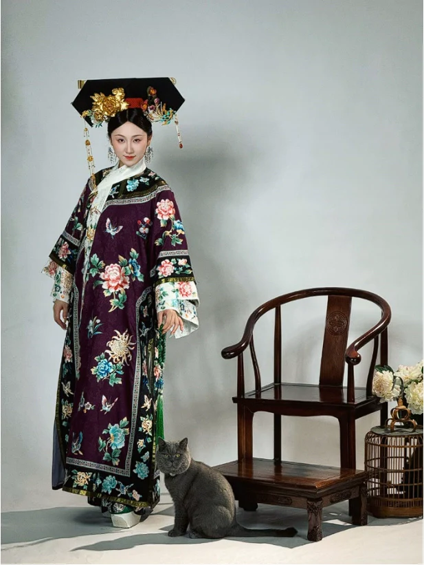 Liujin Mudan 鎏金牡丹 Gilded Peony Qing Dynasty Manchurian Round Collar Embroidered Qipao - Image 14