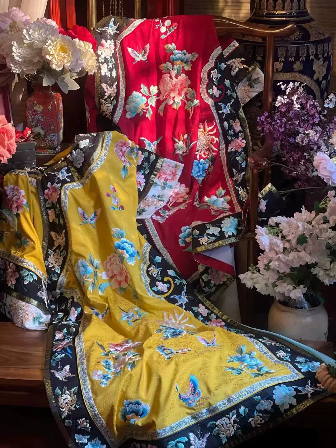 Liujin Mudan 鎏金牡丹 Gilded Peony Qing Dynasty Manchurian Round Collar Embroidered Qipao - Image 6
