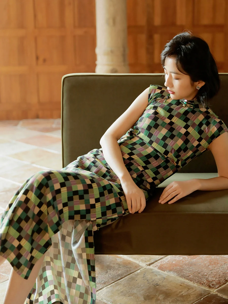 Liuli 琉璃 Retro Late 1930s Cap Sleeve Summer Qipao - Image 4