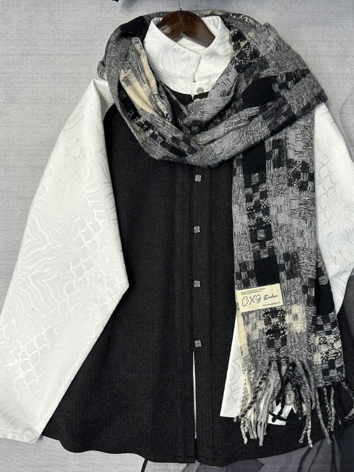 Long Lin 龙鳞 Dragon Scales Ming Dynasty Men's & Unisex Liling Duijin Ao Standing Collar Winter Top - Image 5