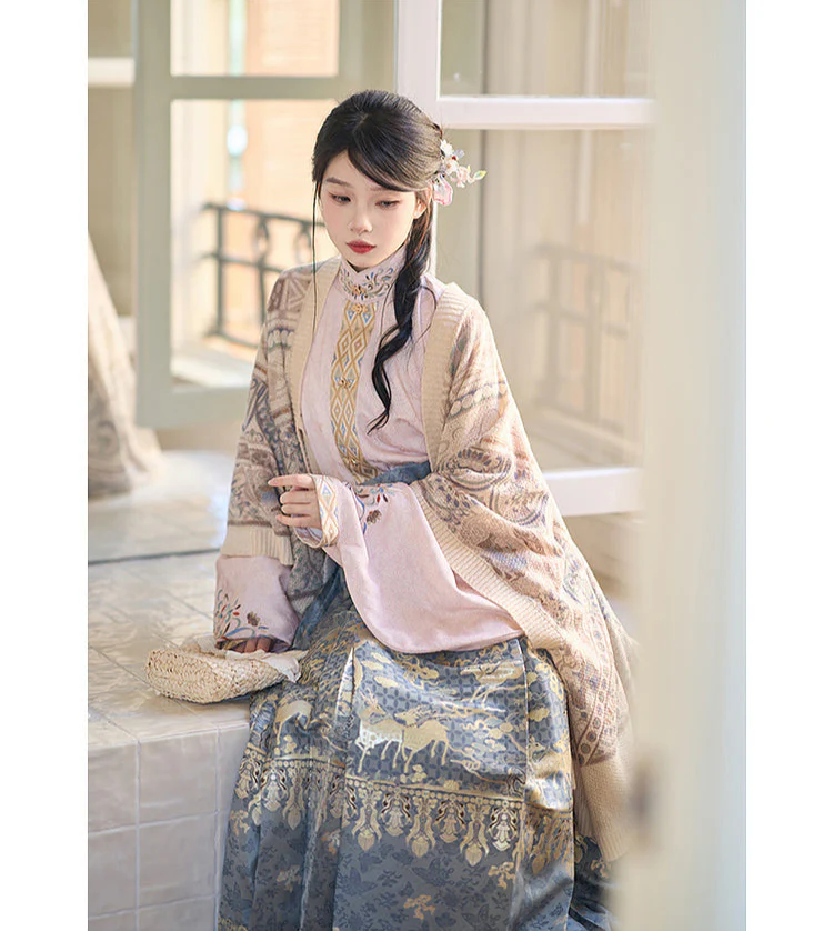 Lu Lu 陆陆 Deer Deer Modernized Ming Dynasty Knit Zhuyao & Mamian Skirt Set - Image 17