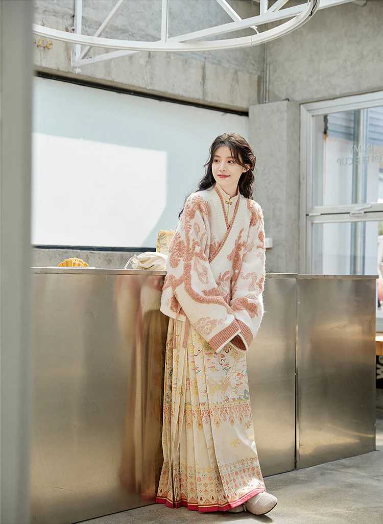 Lu Lu 陆陆 Deer Deer Modernized Ming Dynasty Knit Zhuyao & Mamian Skirt Set - Image 6