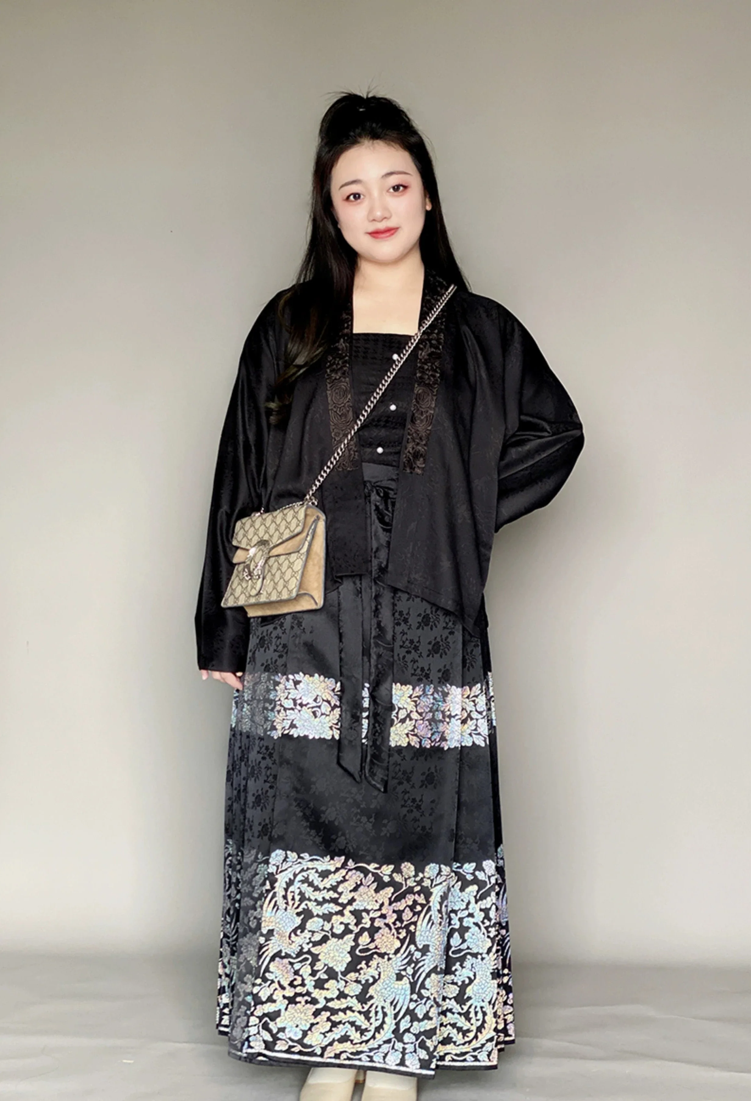 Luo Dian 螺钿 Mother of Pearl Plus Size Mamian Skirt - Image 3