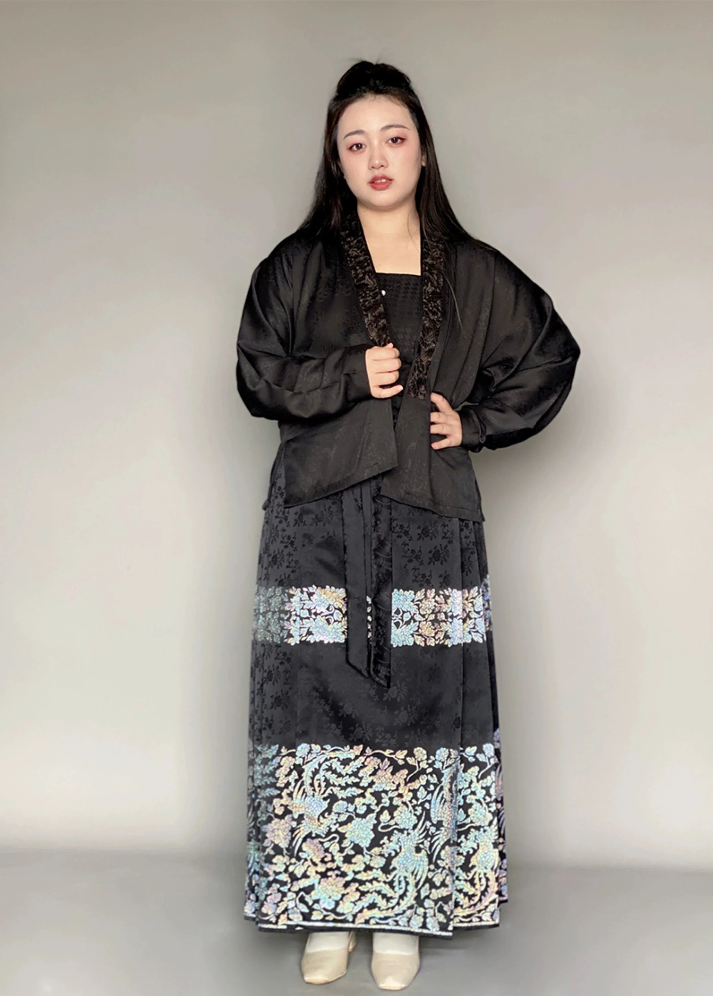Luo Dian 螺钿 Mother of Pearl Plus Size Mamian Skirt - Image 4