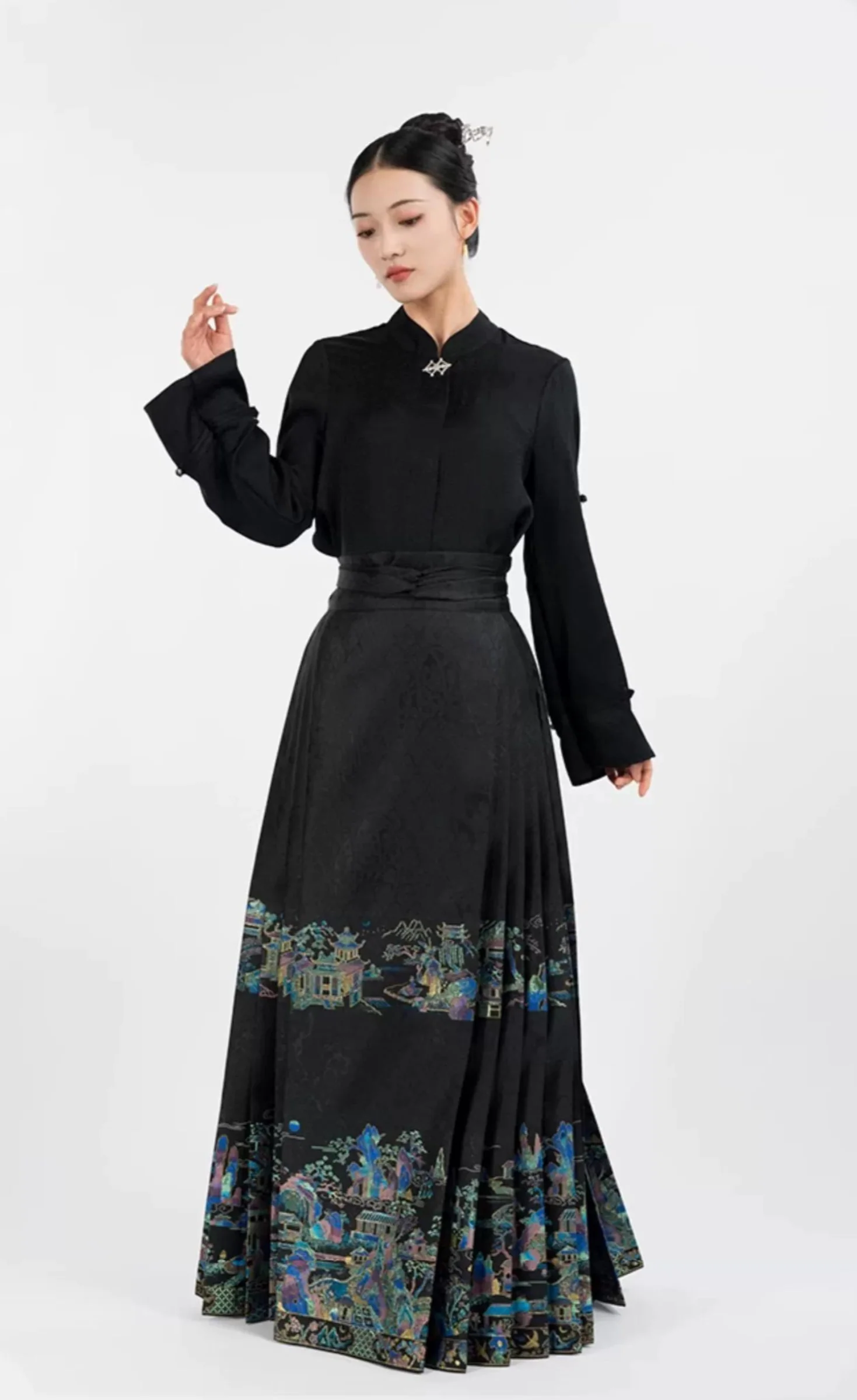 Luo Gé 楼阁 Mother of Pearl Pavilion Mamian Skirt - Image 5
