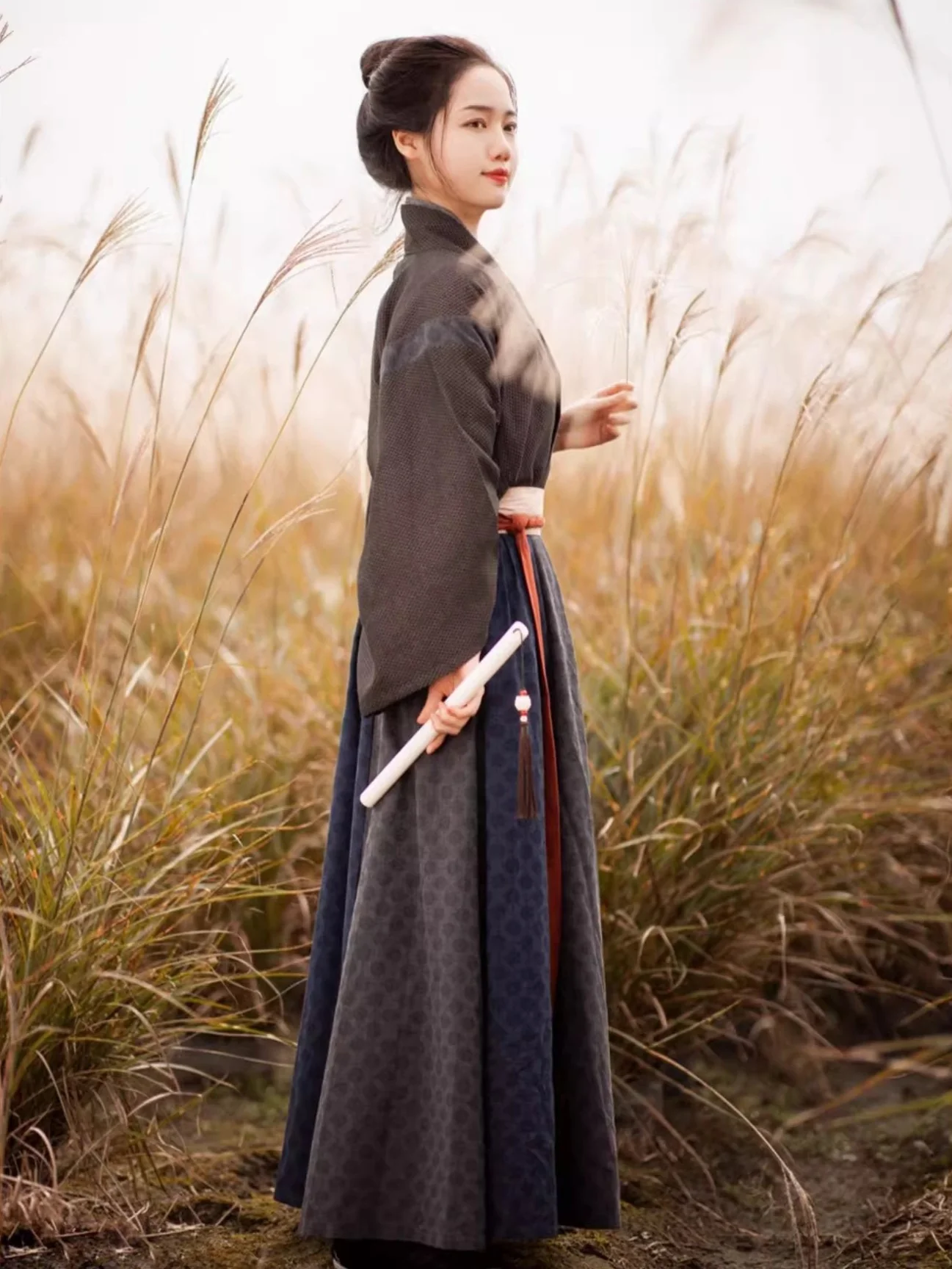 Manao 玛瑙 Agate Wei Jin Unisex Ruqun - Image 4