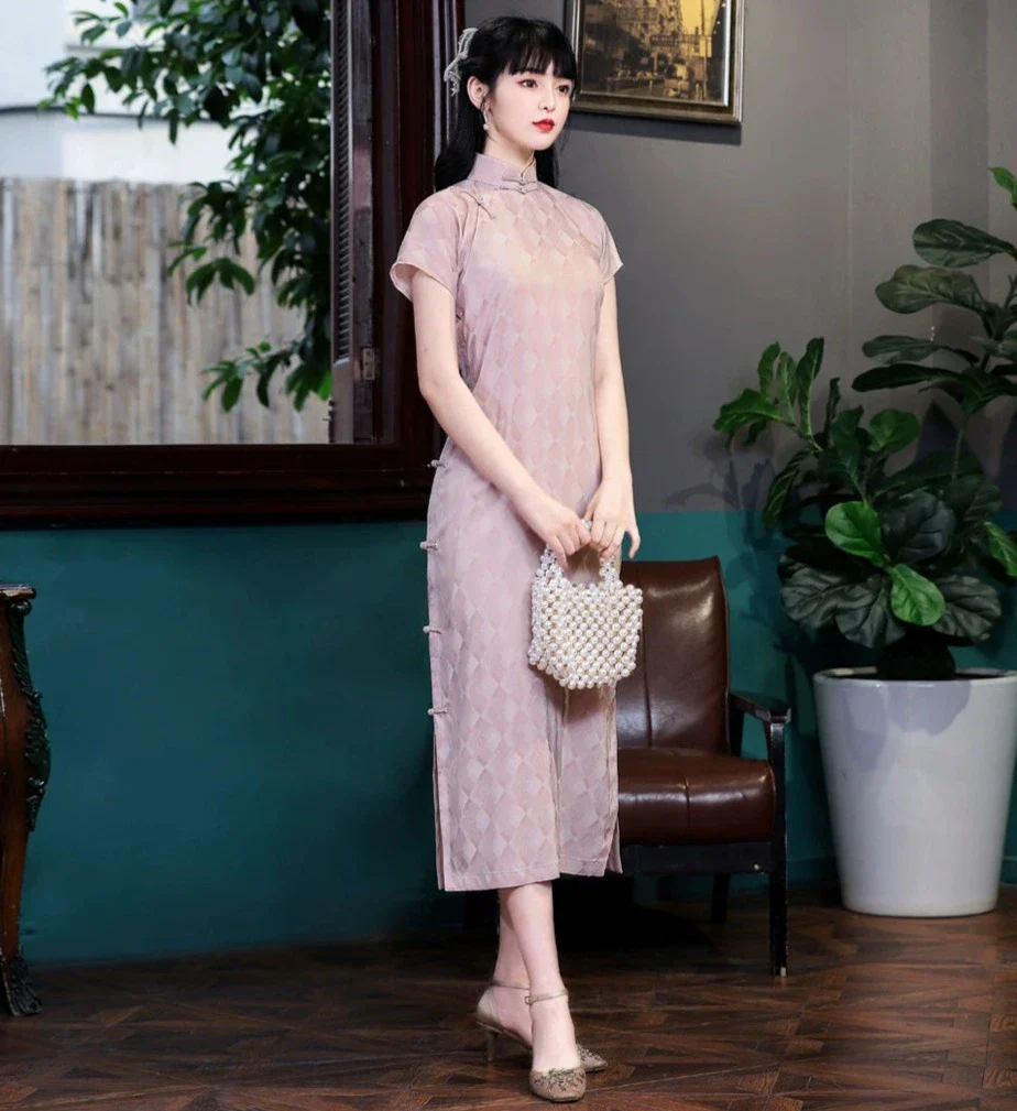 Manchan 曼婵 1930s Patterned Satin Pink Summer Qipao - Image 3