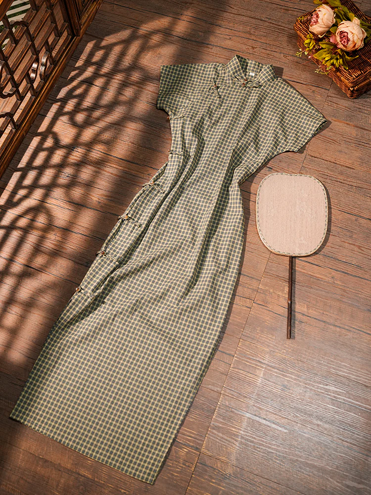 Maomao Chong 毛毛虫 Caterpillar Republic of China Plaid Jacquard Short Sleeve Qipao - Image 3