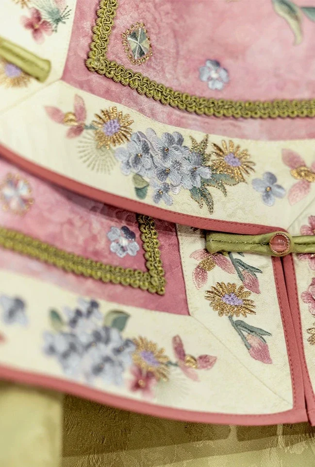 Meng Meng 萌萌 Qing Dynasty Embroidered Changyi Dress - Image 12