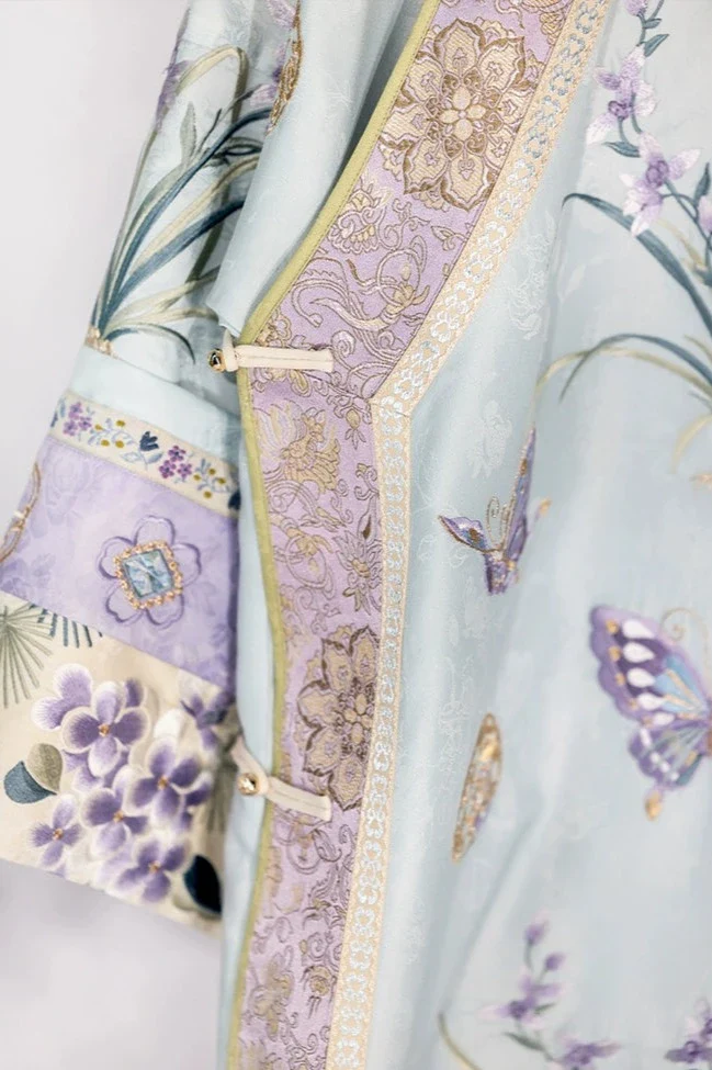 Meng Meng 萌萌 Qing Dynasty Embroidered Changyi Dress - Image 13