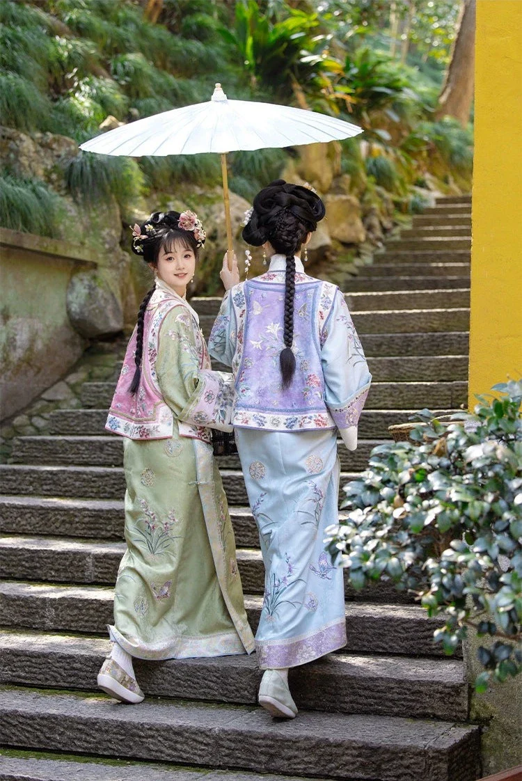 Meng Meng 萌萌 Qing Dynasty Embroidered Changyi Dress - Image 4