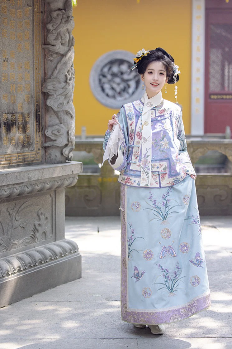 Meng Meng 萌萌 Qing Dynasty Embroidered Changyi Dress - Image 6